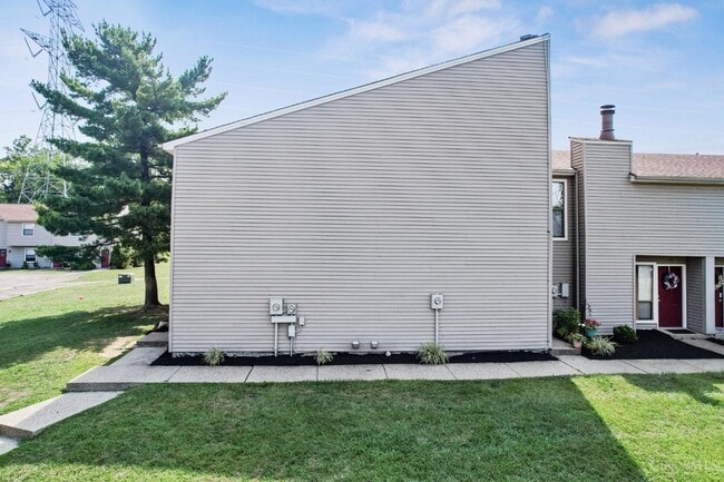 Building Photo - 44 Apple Ln