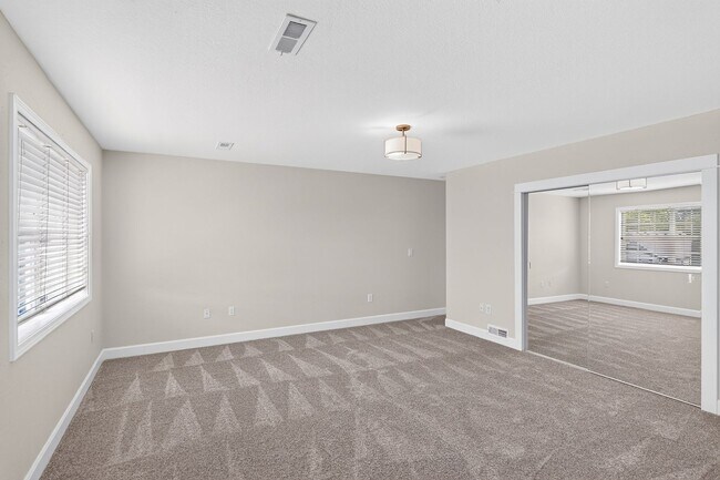 Building Photo - Beautifully Refreshed Clackamas Home with Bright Interiors & Private Backyard Retreat