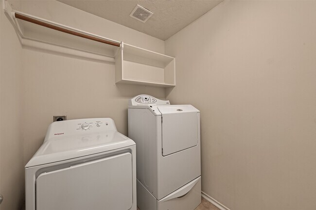 Building Photo - 5006 Juniper Walk Ln