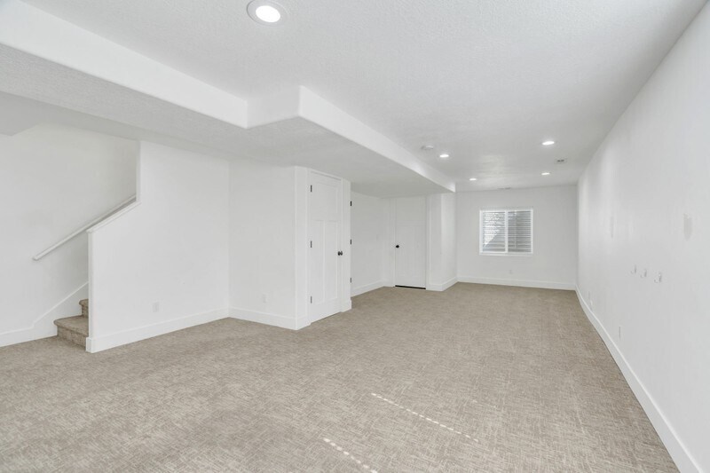 Building Photo - 564 N 40 W St