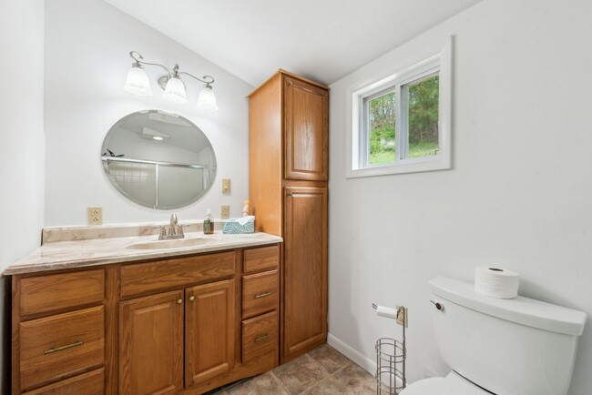 Building Photo - Beautiful 3 bedroom home in Jeannette avai...