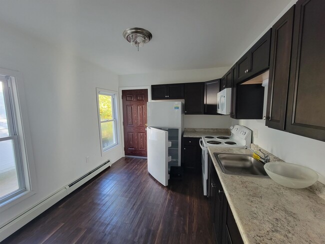 Building Photo - 96 Franklin St