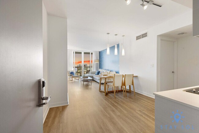 Building Photo - 2602 E Hallandale Beach Blvd