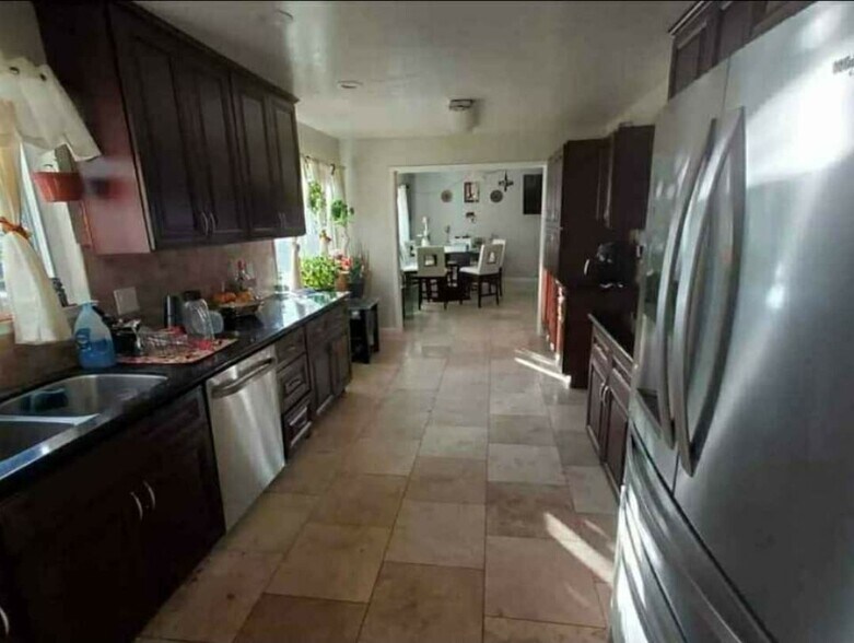 Building Photo - 9056 La Riviera Dr