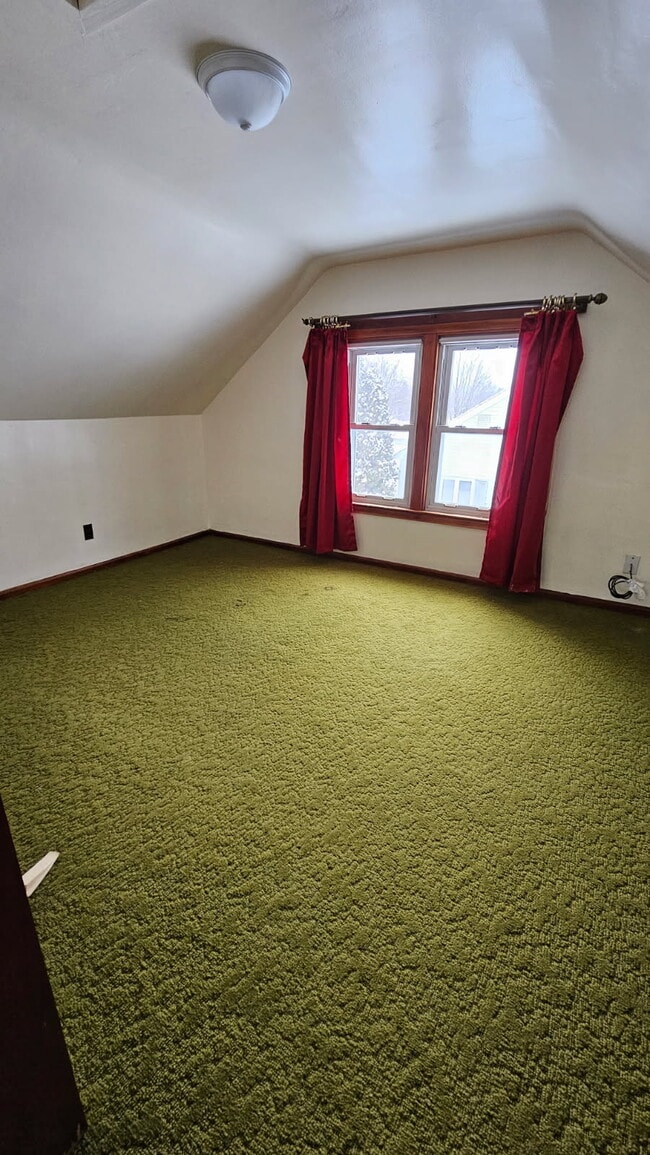 Building Photo - 515 N 8th Ave