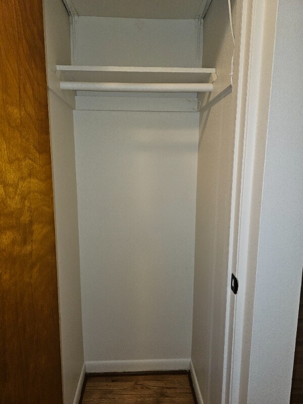 Building Photo - 2525 E Maple Rd