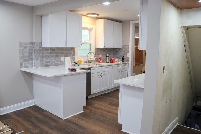 Building Photo - 12237 S May St