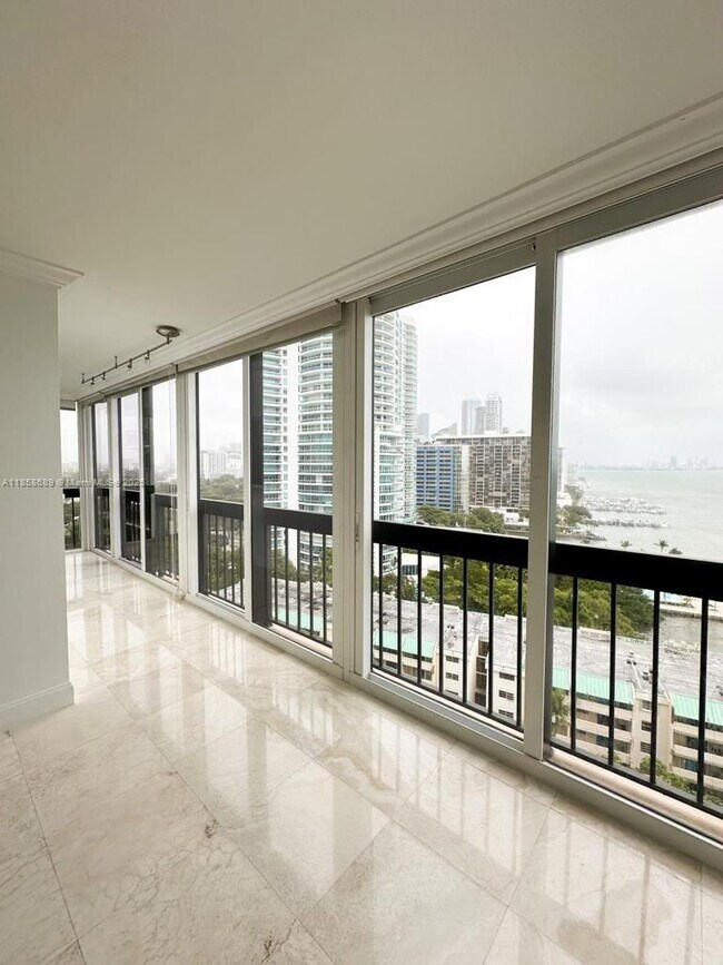 Building Photo - 2333 Brickell Ave