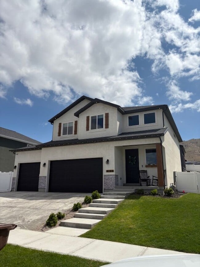 Building Photo - 4 Bedroom / 3 Bath Home in Eagle Mountain!