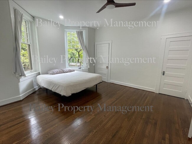 Building Photo - 2541 Cherokee Pkwy