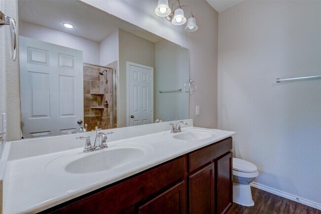 Building Photo - Move-In Ready! Open-Concept Home in Prime Conroe Location