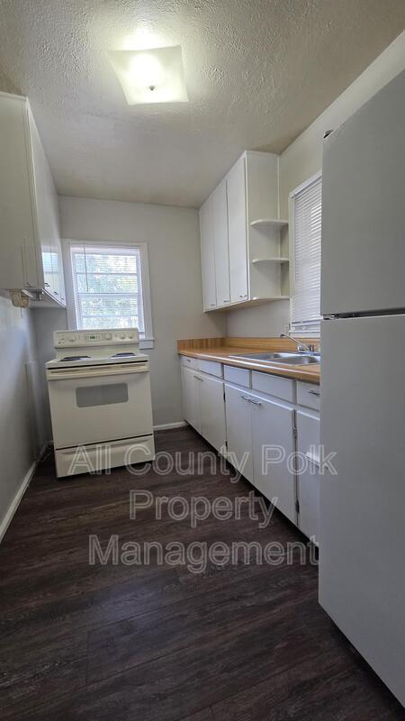 Building Photo - 103 Colonial Dr