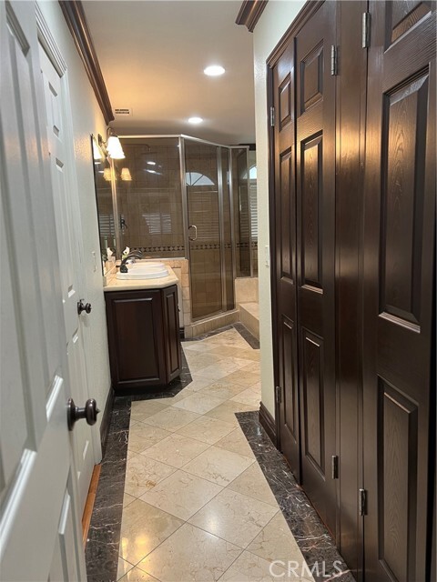 Building Photo - 12004 Brookshire Ave