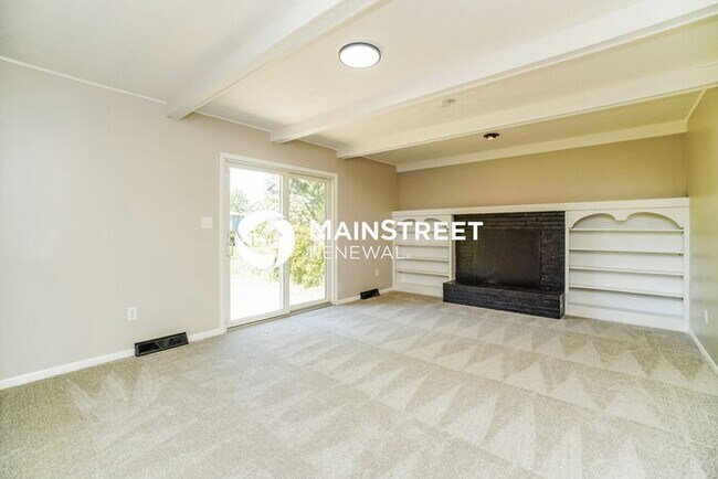 Building Photo - 3 Bedroom Pet-Friendly Home in Columbus, OH with Main Street Renewal