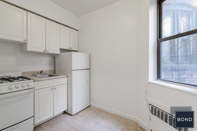 Building Photo - 432 East 83rd Street