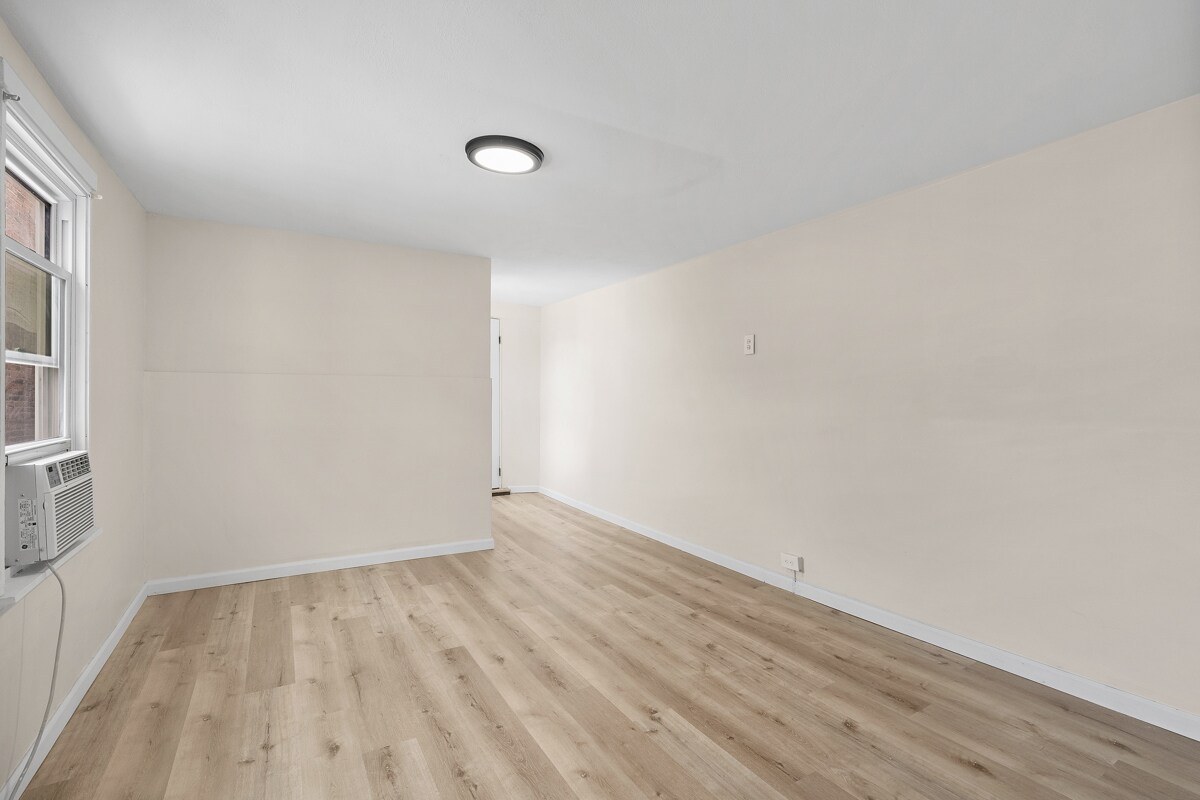 Building Photo - 138 S 17th St