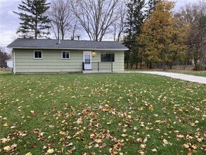 Building Photo - 46 Sienna Dr