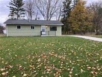 Building Photo - 46 Sienna Dr