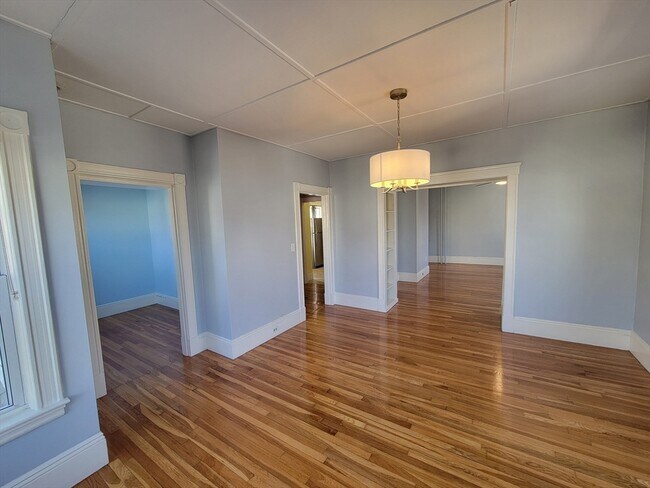 Building Photo - 100 Medford St