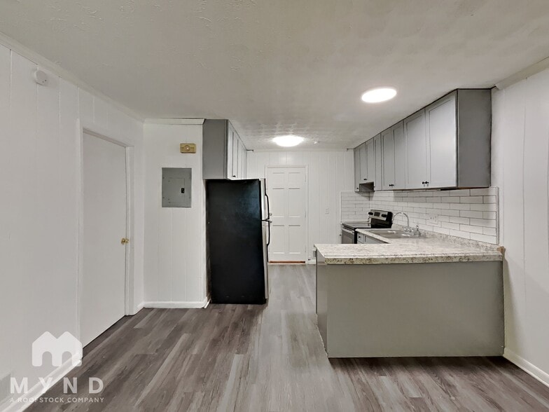 Building Photo - 1429 Vesta Ave