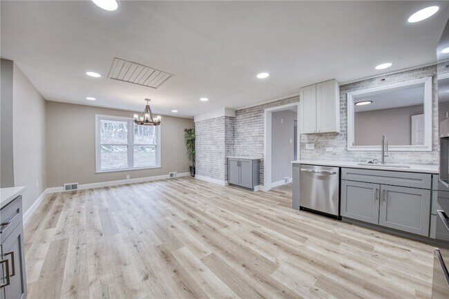 Building Photo - 2158 Reis Run Rd