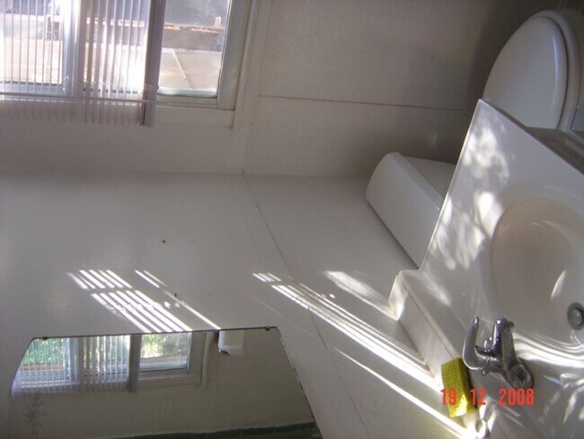 Building Photo - Charming Home in Tranquil Norwood Area