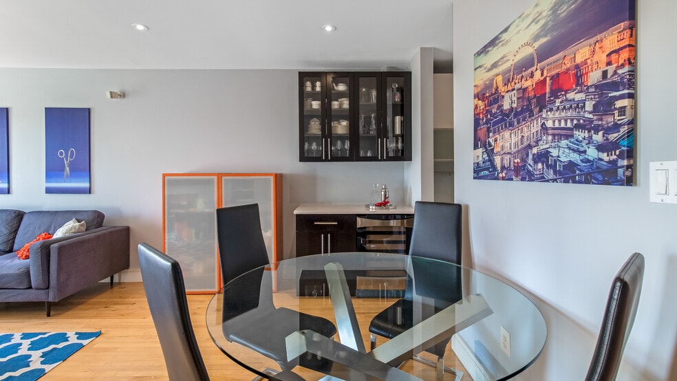 Win Bar With Built In Wine Fridge - 1640 Beekman Pl NW