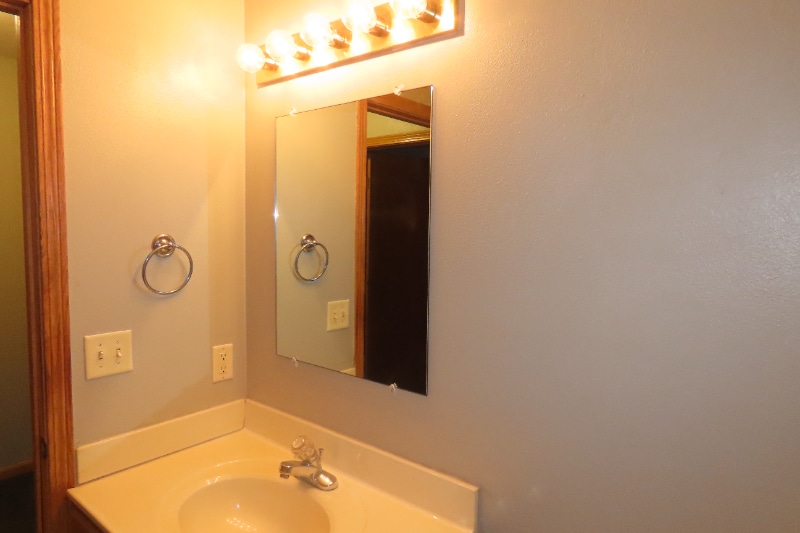 Building Photo - 2025 S Main St