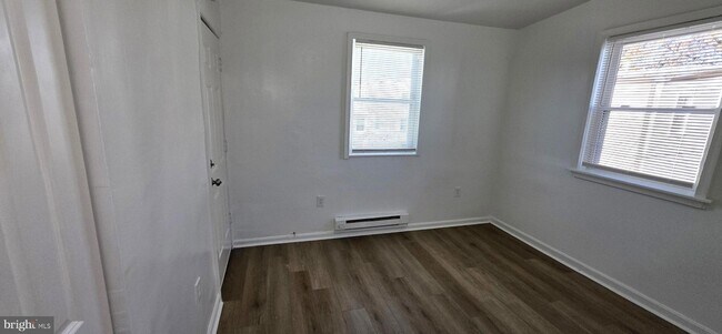 Building Photo - 3207 11th Pl SE