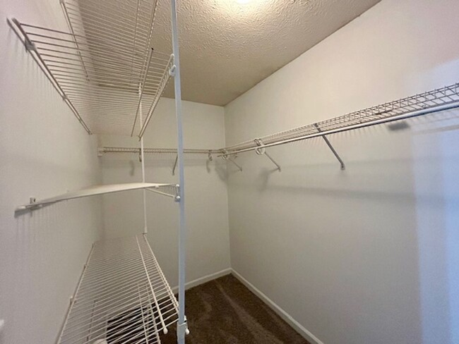 Building Photo - Charming 3-Bedroom, 2.5-Bath Home with Lof...