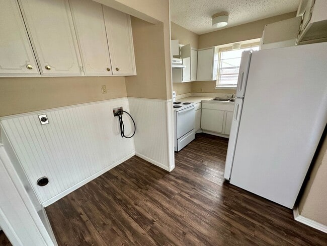 Building Photo - G 201-203 Gruver Circle