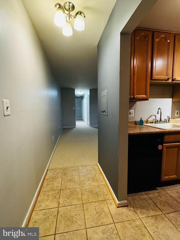 Building Photo - 1531 Colonial Dr