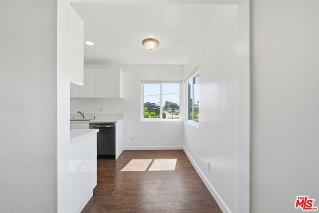 Building Photo - 510 Pacific Ave