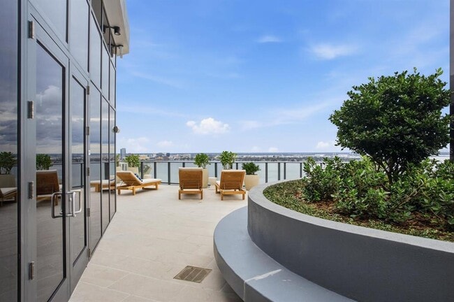 Building Photo - 3015 S Ysabella Ave