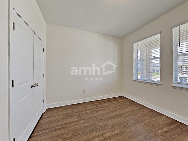 Building Photo - 309 Pine Terrace Dr