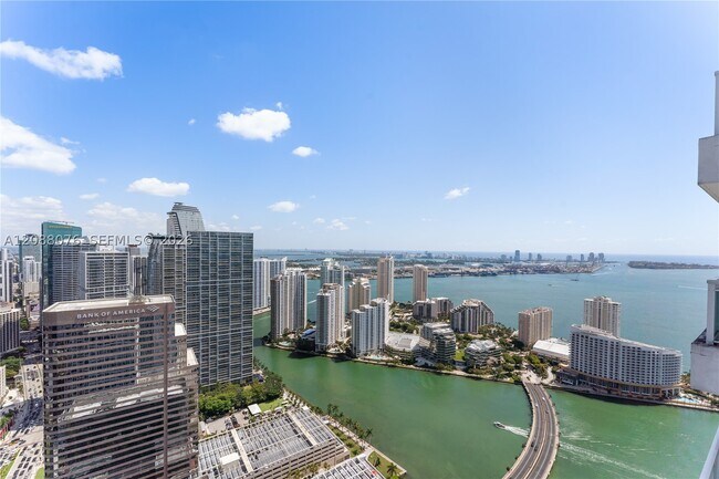 Building Photo - 950 Brickell Bay Dr