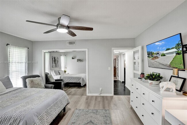 Building Photo - 5709 Bamboo Cir