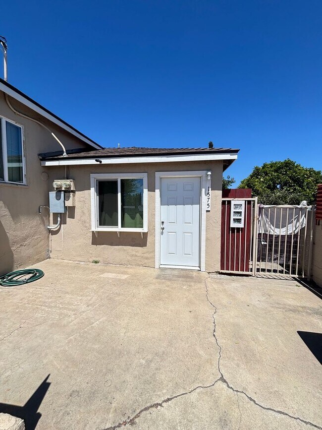 Building Photo - 1575 Skyline Dr