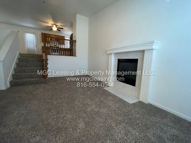 Building Photo - 3 bedroom Duplex with unique floor plan fo...