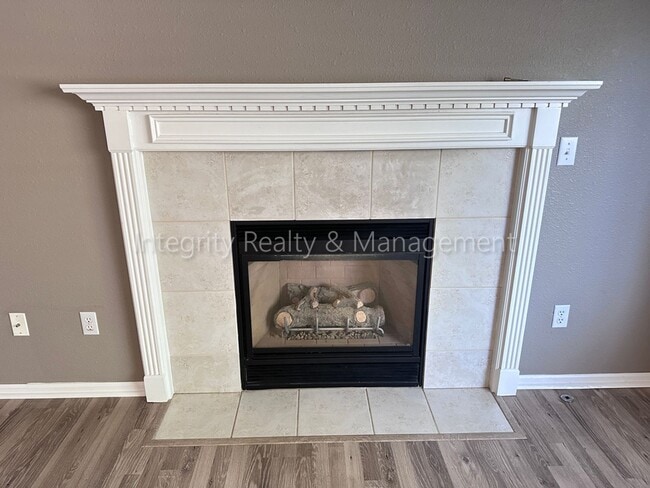 Building Photo - 1041 W Laurenwood Ln