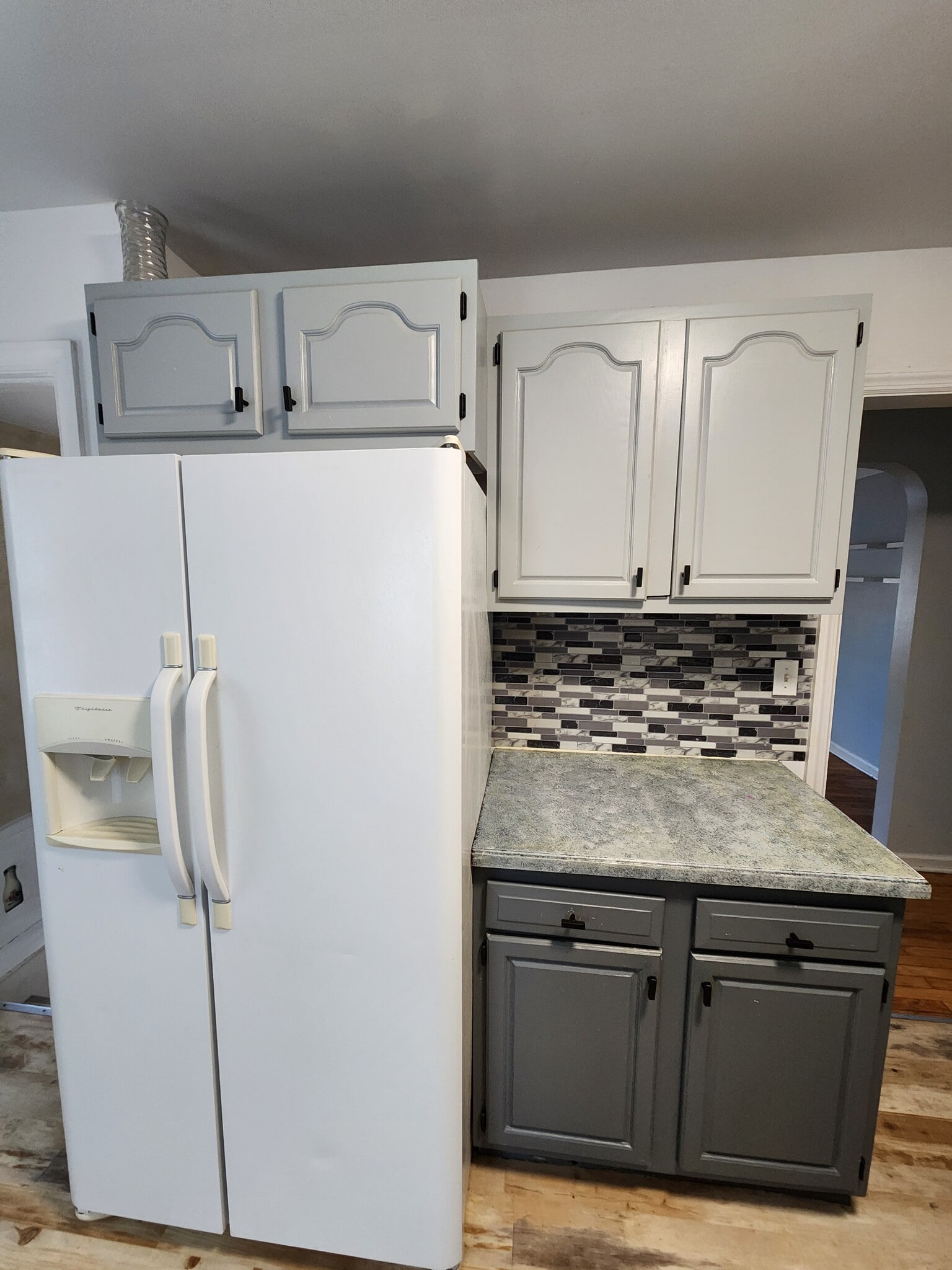 Building Photo - 301 Hastings St