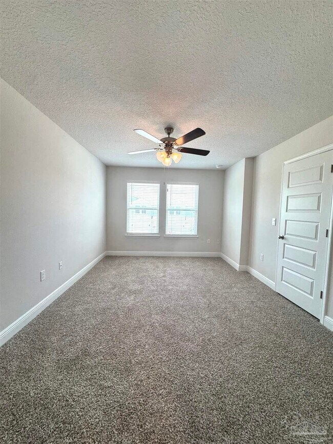 Building Photo - 5673 Stellarjay St