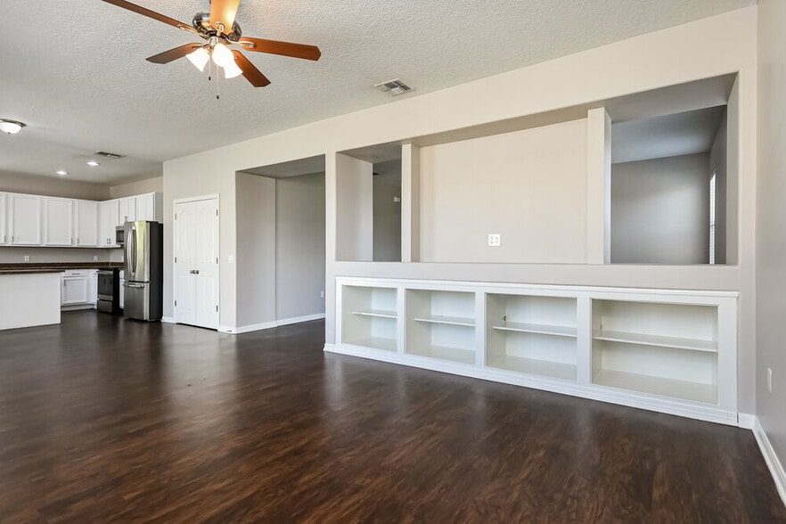 Building Photo - 2701 Amanda Kay Way