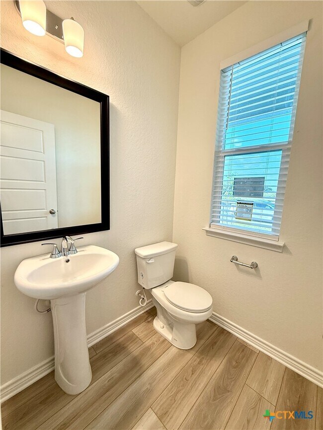 Building Photo - 433 Panther Pass