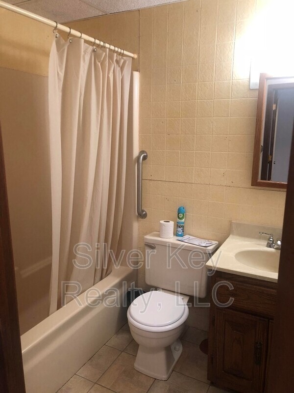 Building Photo - 194 Setterberg Rd