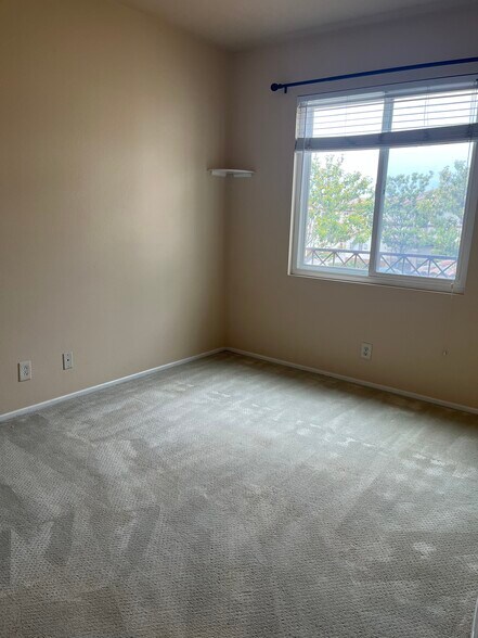 Building Photo - 2384 Sunningdale Dr