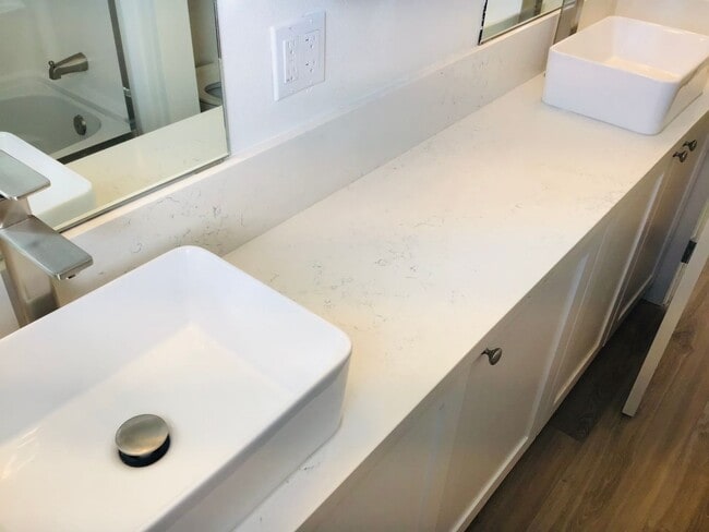 Building Photo - Remodeled Single-Level 3 Bedroom, 2 Bath w...