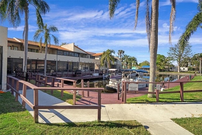 Building Photo - 2587 Cyprus Dr