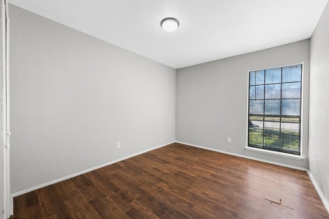 Building Photo - BEAUTIFUL 3 Bedroom, 1 Bathroom in Allen, Texas!