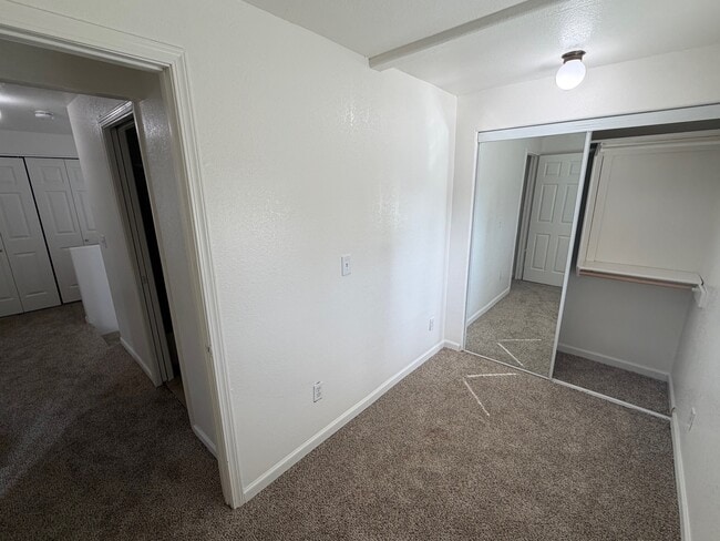 Building Photo - 4338 Ward Pl NE